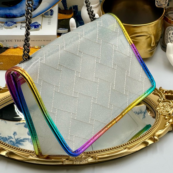 🆕 KURT GEIGER LONDON 🧿 NWOT Vinyl Medium Kensington Convertible Crossbody Bag - Picture 5 of 14